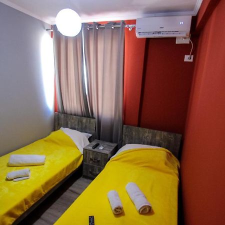 Novs Apartment 1 Gjirokastër Esterno foto