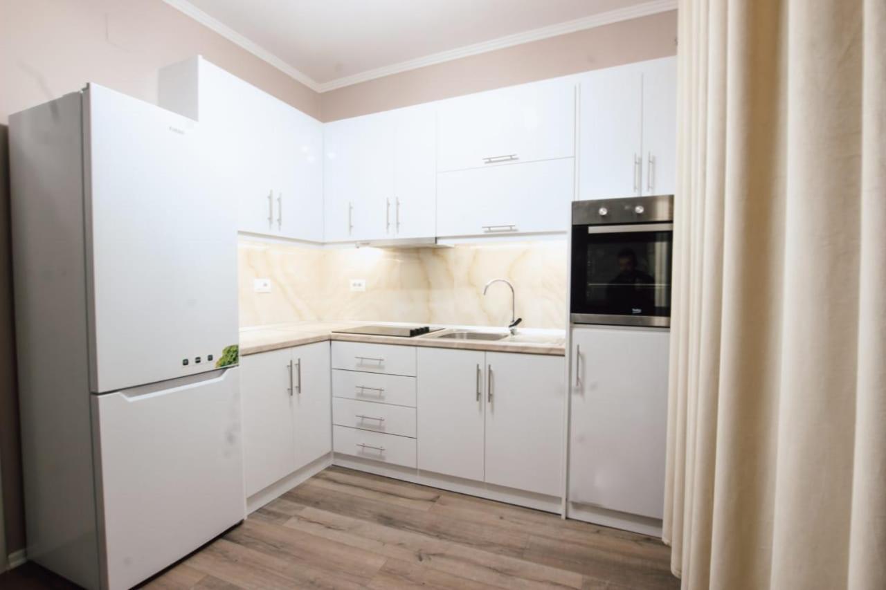Novs Apartment 1 Gjirokastër Esterno foto